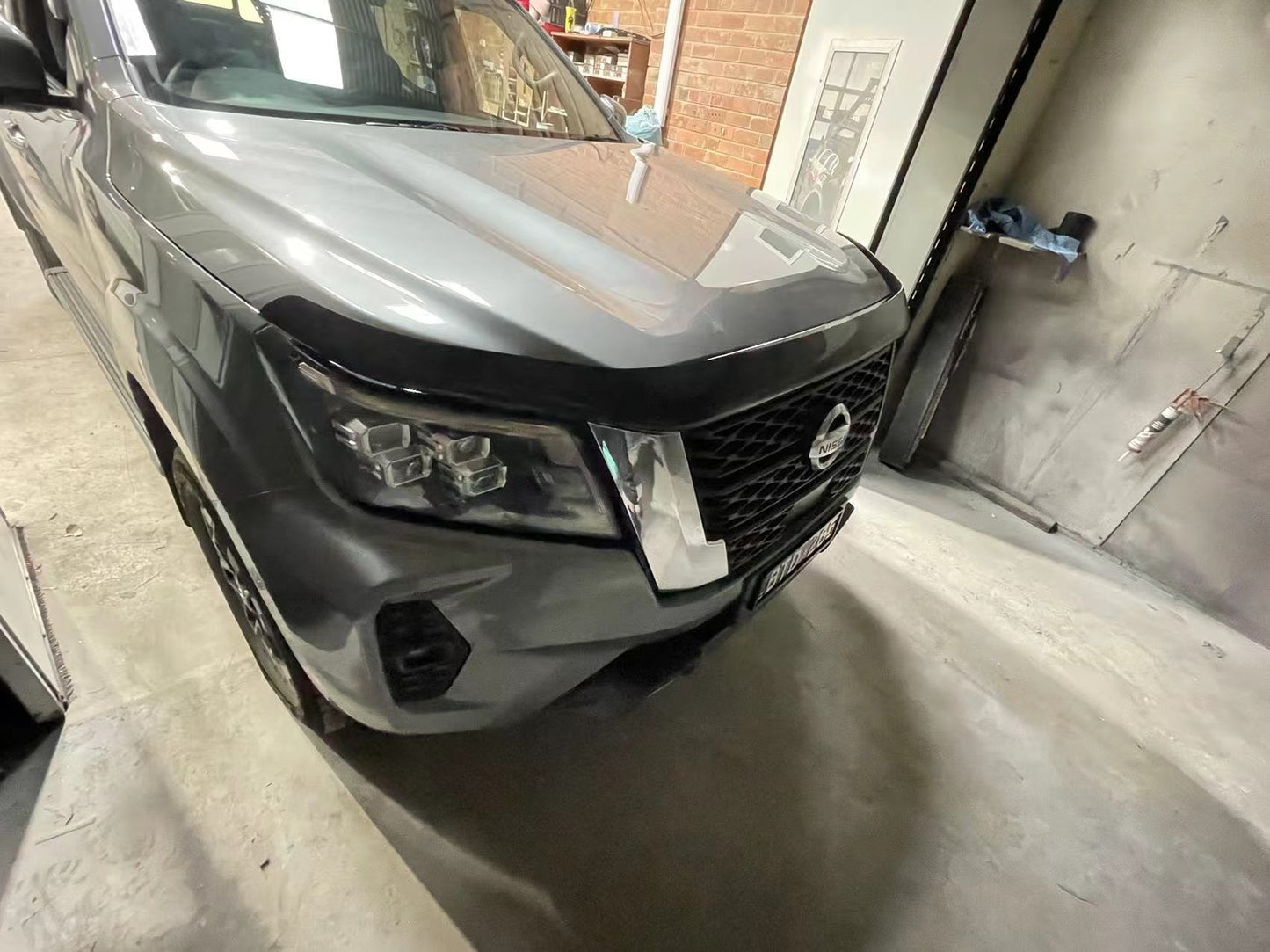 Bonnet protector For Navara (MY21-MY24)– Detail Shot