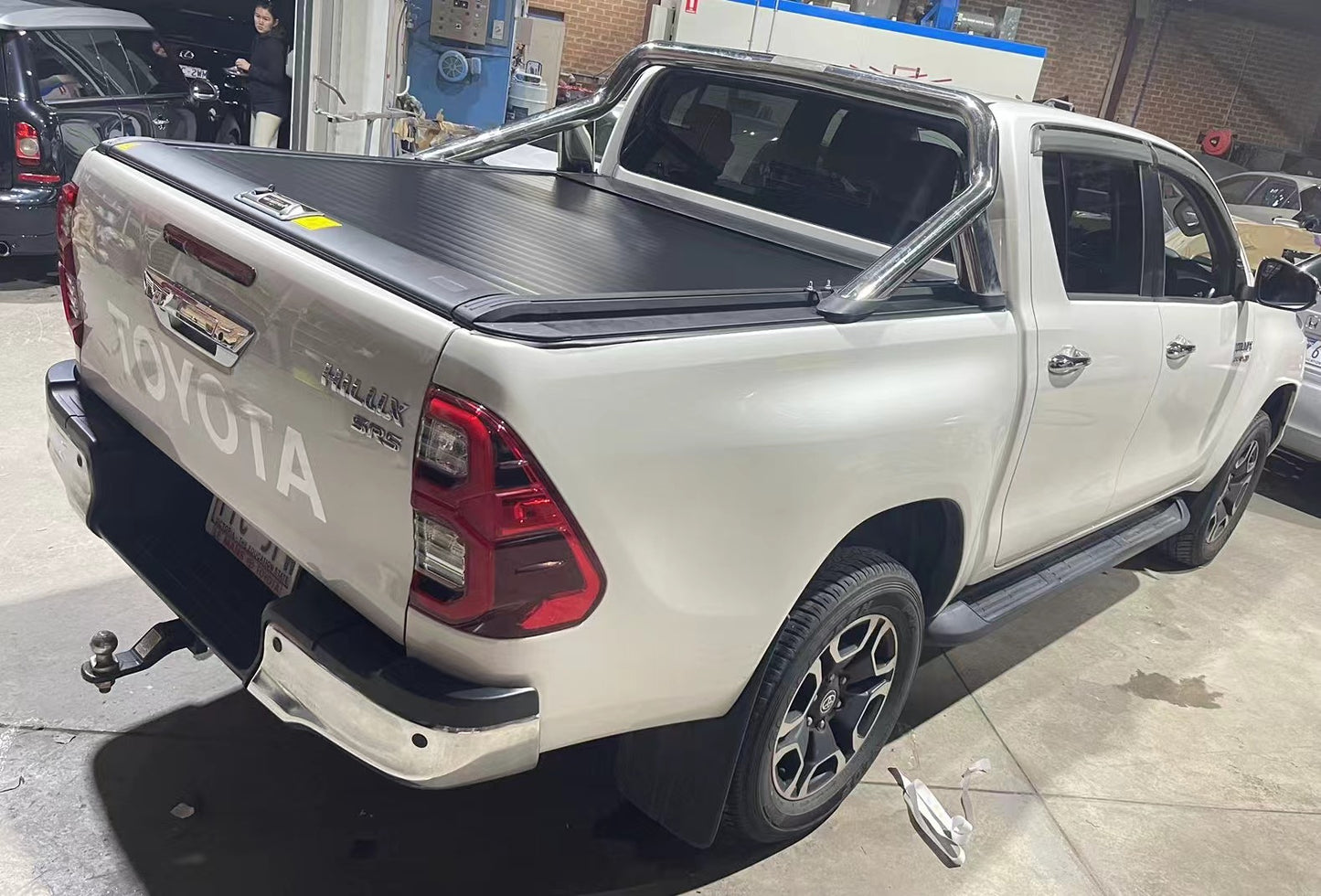 Manual Roller Shutter For Toyota Hilux– Rear View