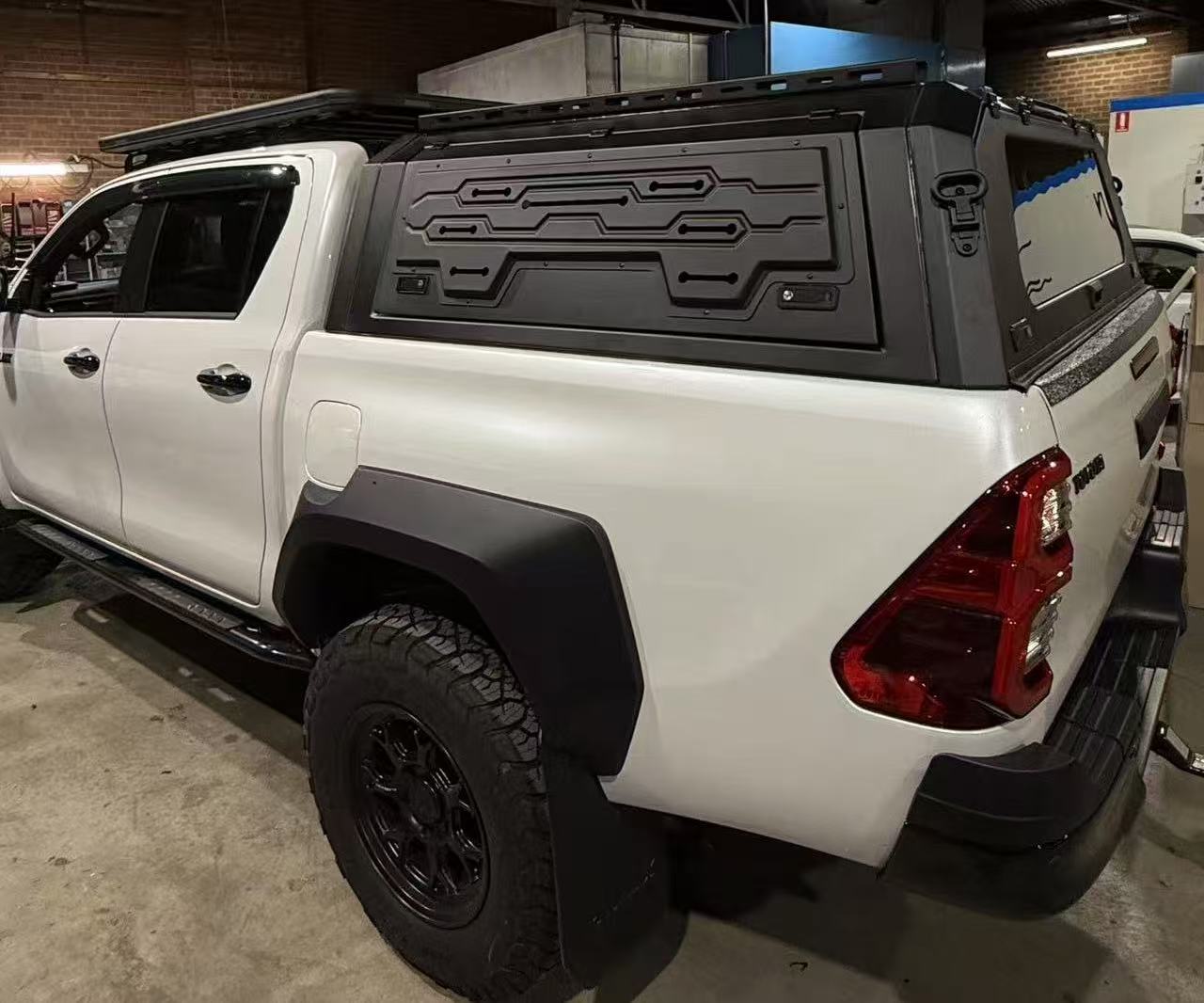 Aluminum Tub Canopy For Toyota Hilux (MY17-MY26)