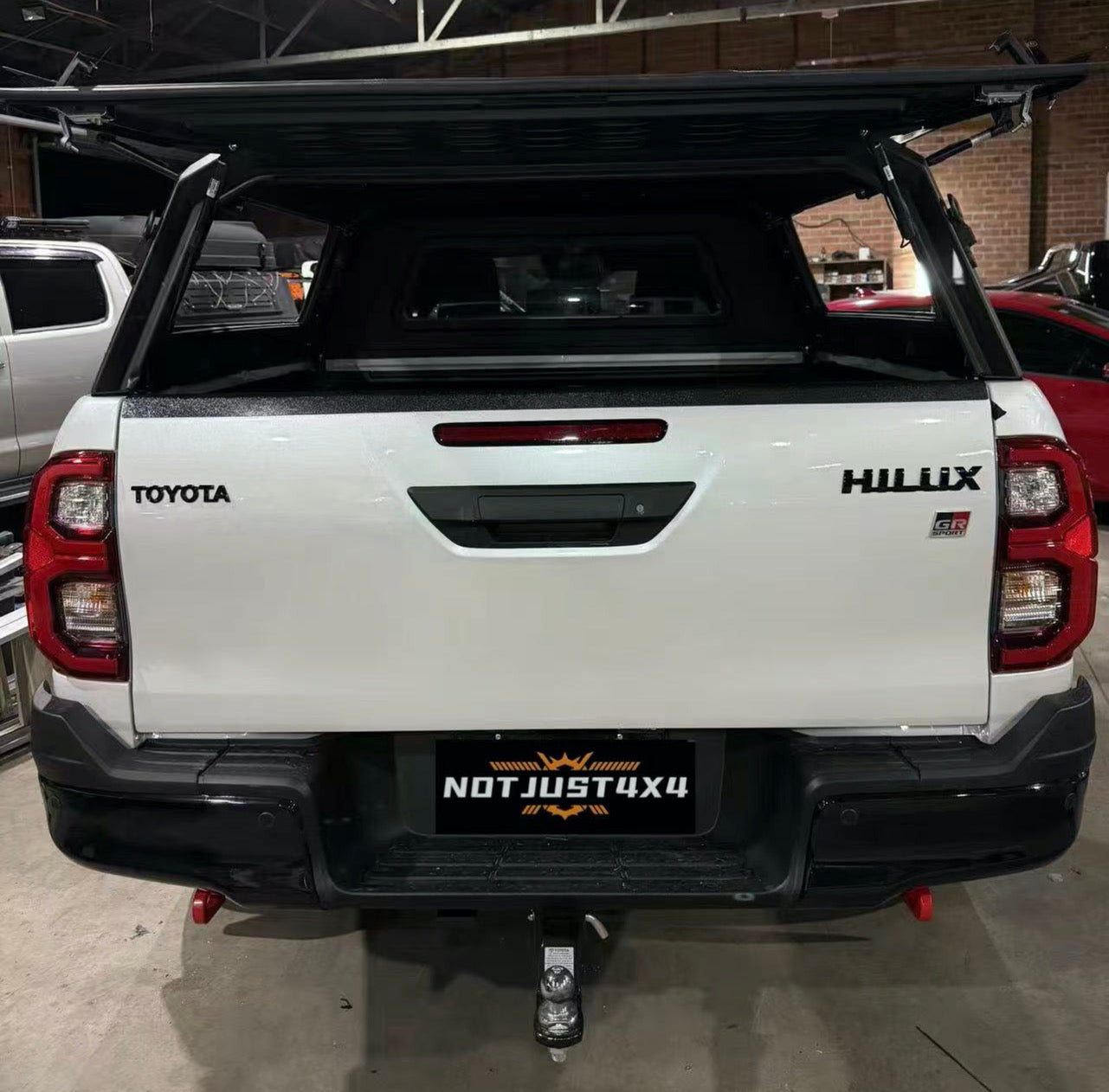 Aluminum Tub Canopy For Toyota Hilux (MY17-MY26)
