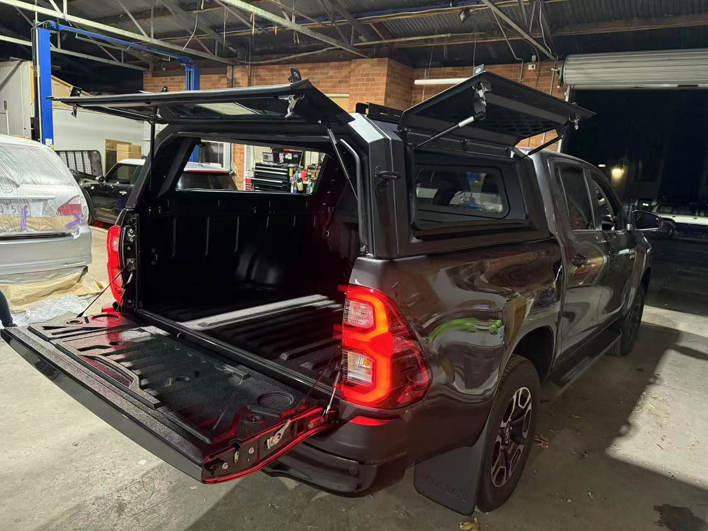 Aluminum Tub Canopy For Toyota Hilux (MY17-MY26)