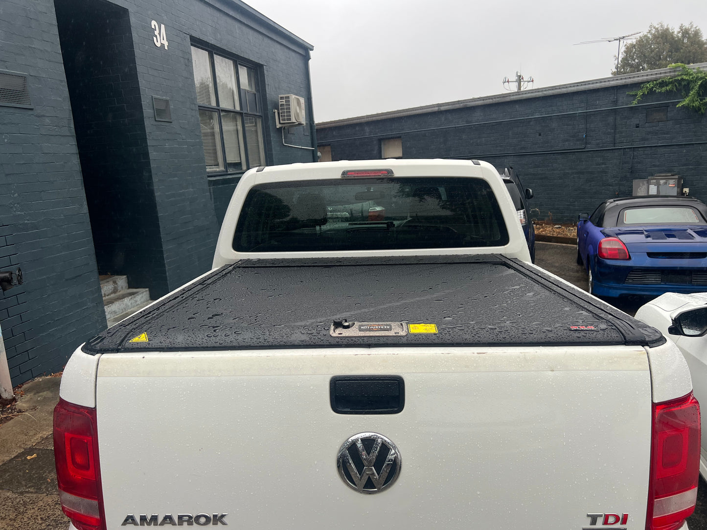 Manual Roller Shutter For Volkswagen Amarok (MY23-MY26） - Product image 3